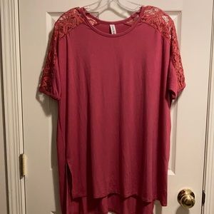 🤎 Zenana Premium Top with Lace Sleeves (size L)